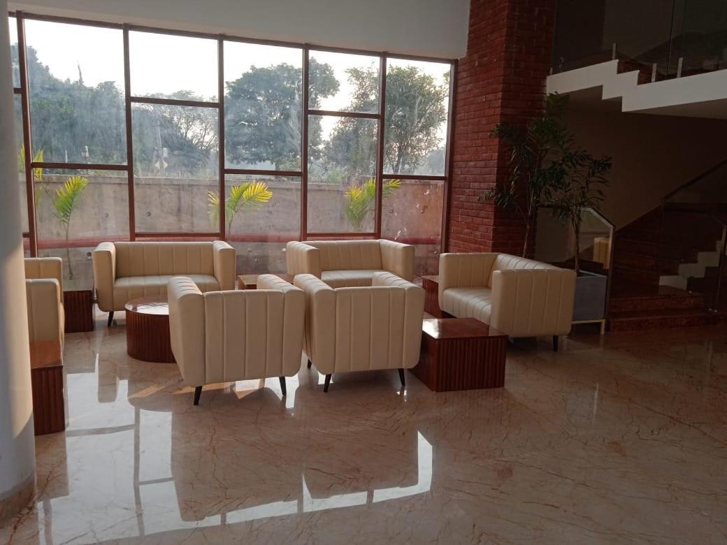 The Pearl Club Resort Shānti Niketan Екстериор снимка