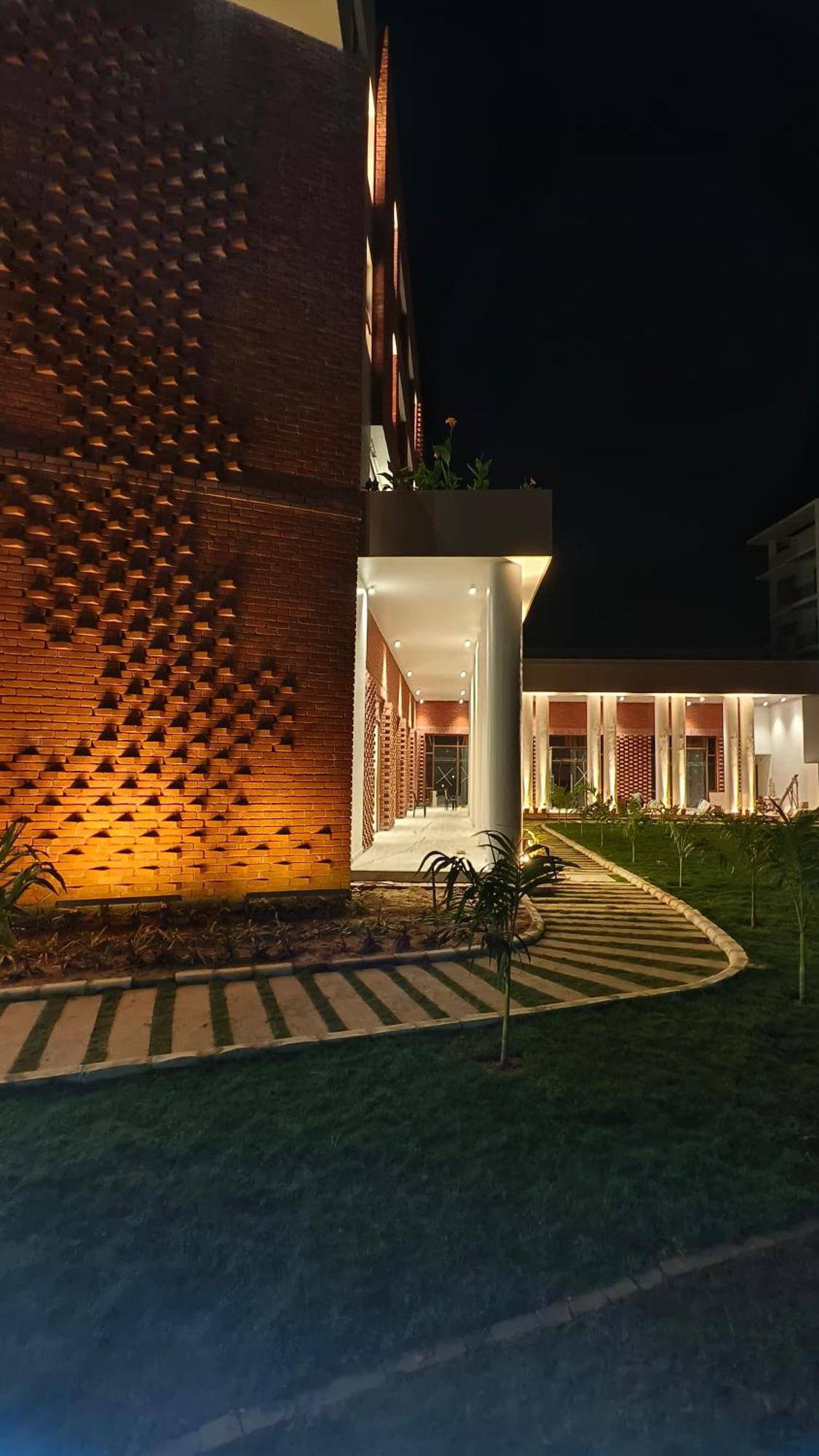 The Pearl Club Resort Shānti Niketan Екстериор снимка