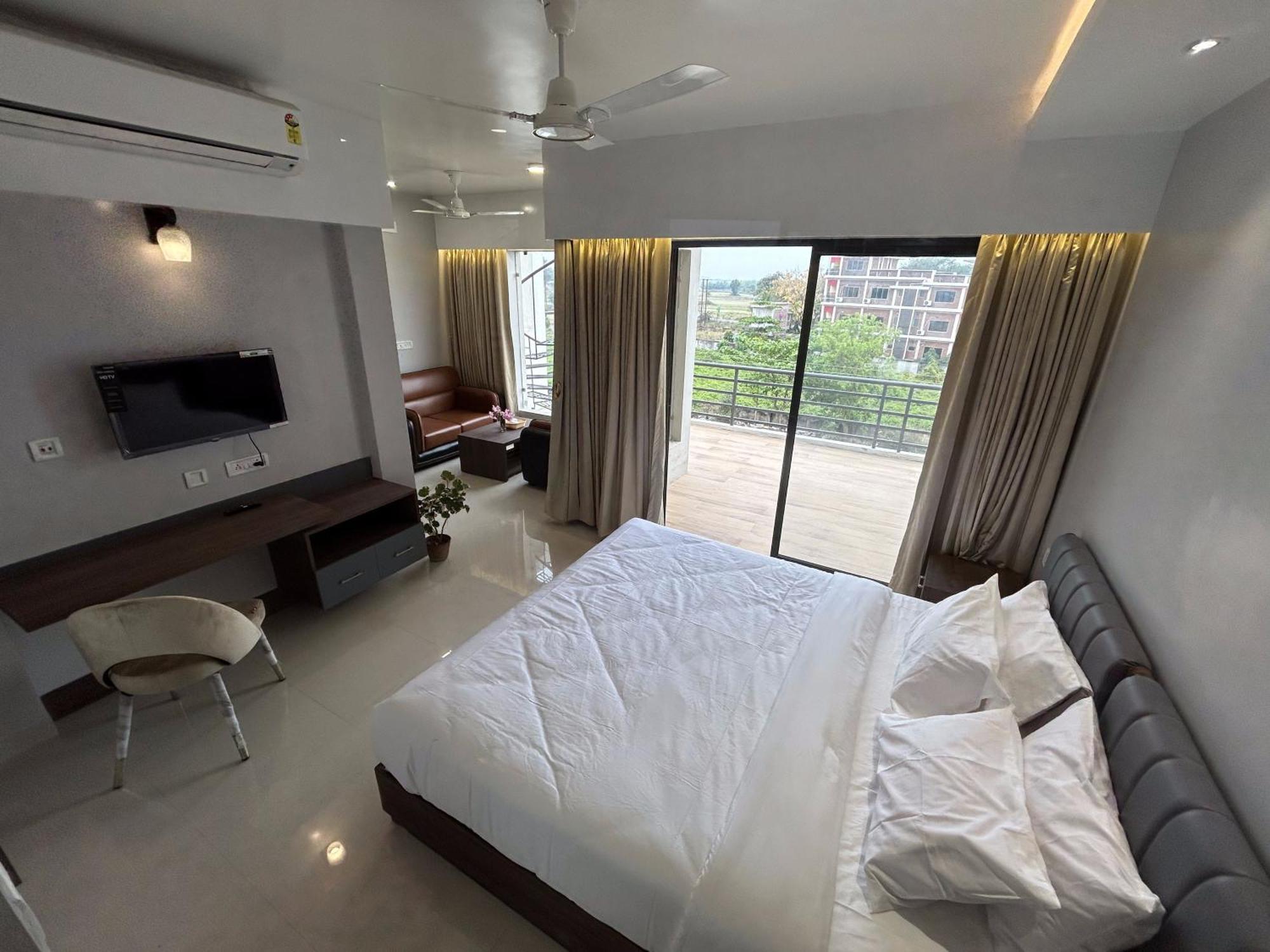 The Pearl Club Resort Shānti Niketan Екстериор снимка